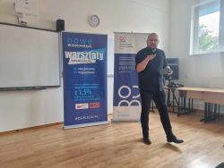 Wykłady o nowych mediach i manipulacji w ZS Nr 2! (8)