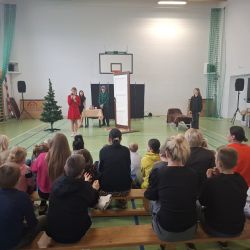 Starsi - młodszym, czyli międzyszkolna integracja. (2)