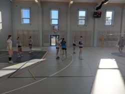 Trening młodziczek przed finałem wojewódzkim w piłkę siatkową w Bydgoszczy.8