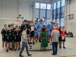 MISTRZOSTWA POWIATU W PIŁKĘ SIATKOWĄ2