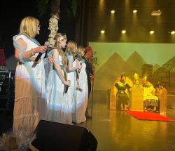 Mężczyźni rządzą światem, a nimi kobiety...7