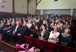 Mężczyźni rządzą światem, a nimi kobiety...9