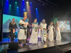 Mężczyźni rządzą światem, a nimi kobiety...12