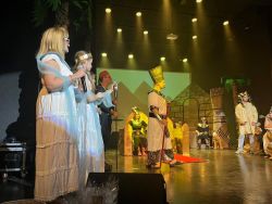 Mężczyźni rządzą światem, a nimi kobiety...13