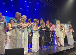 Mężczyźni rządzą światem, a nimi kobiety...24