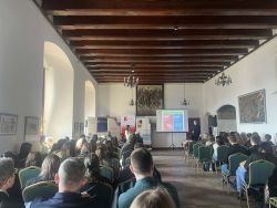 Debata  Prawda i mity na temat HIV i AIDS9