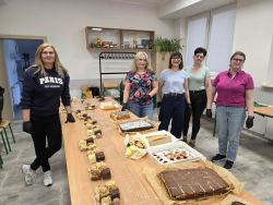 Słodkie wsparcie dla szkoły – nie przegap kiermaszu!