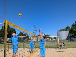 Podwójne Mistrzostwo Powiatu w Siatkówce Plażowej dla Zespołu Szkół nr 212