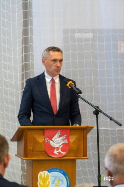 Uroczysta sesja Powiatu w naszej szkole1