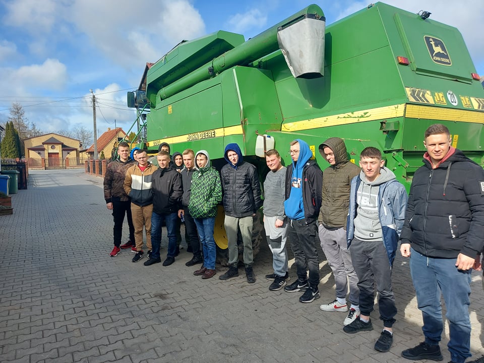 KURS OPERATORA KOMBAJNU ZBOŻOWEGO